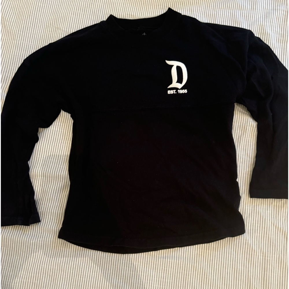 Kids Disneyland Resort Spirit Jersey. Hardly worn.